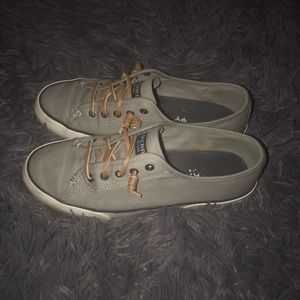 grey sperrys size 7.5